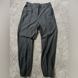Lululemon on the fly joggers woven